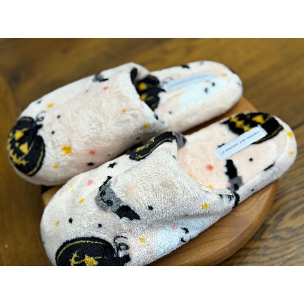 Cupcakes and Cashmere Halloween Slippers Pink Bats Moons Stars Women’s M 7-8 New